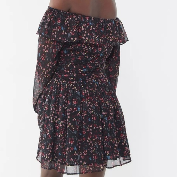 Urban Outfitters Elaine Floral Off-The-Shoulder Feminine Mini Dress, Size 0 - Picture 9 of 12